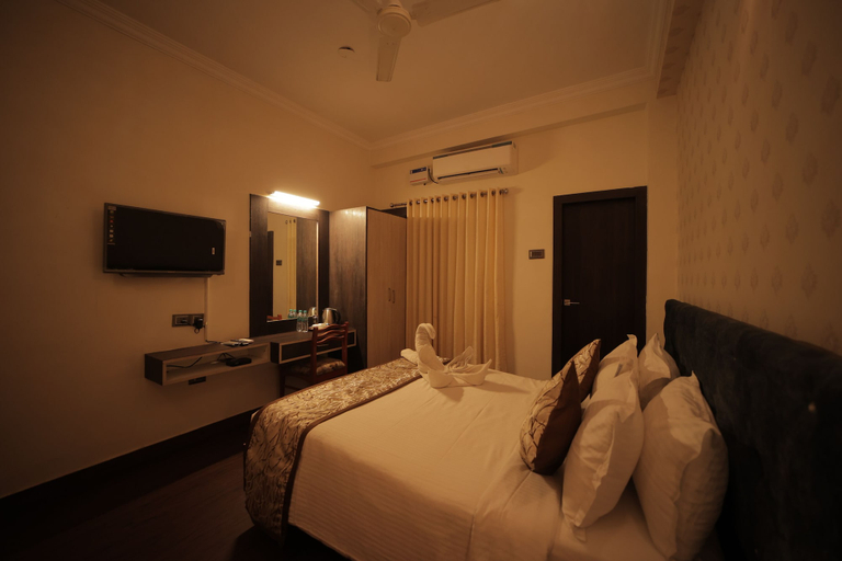 Bedroom 3, Adhava Park Inn, Chennai