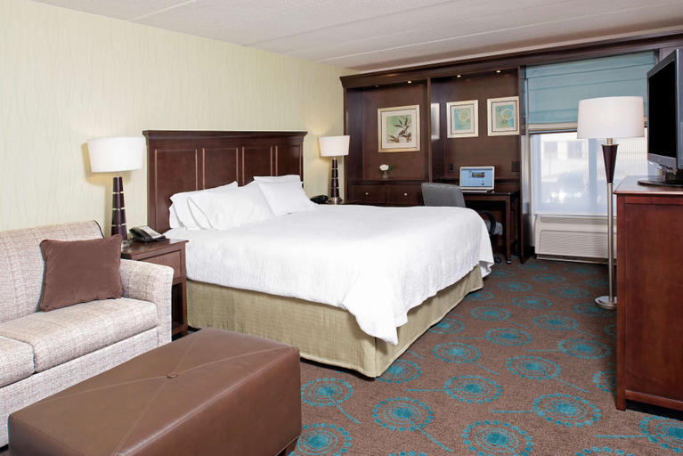 Bedroom 3, Hampton Inn and Suites Kokomo, Howard