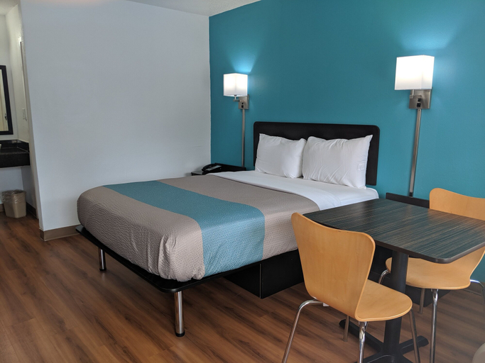 Bedroom 3, Motel 6 Chattanooga, TN - Airport, Hamilton