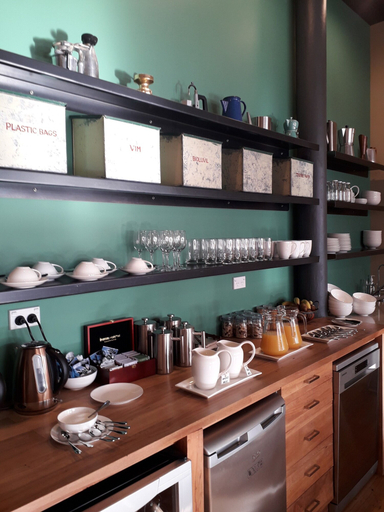 Food & Drinks 5, Poshtel, Waitaki