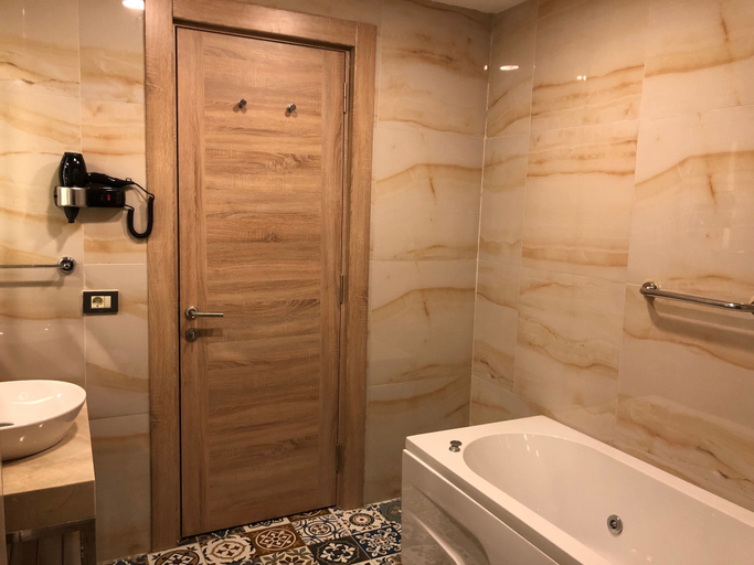 Bathroom 4, Ramada Encore By Wyndham Istanbul Basin Express, Basaksehir
