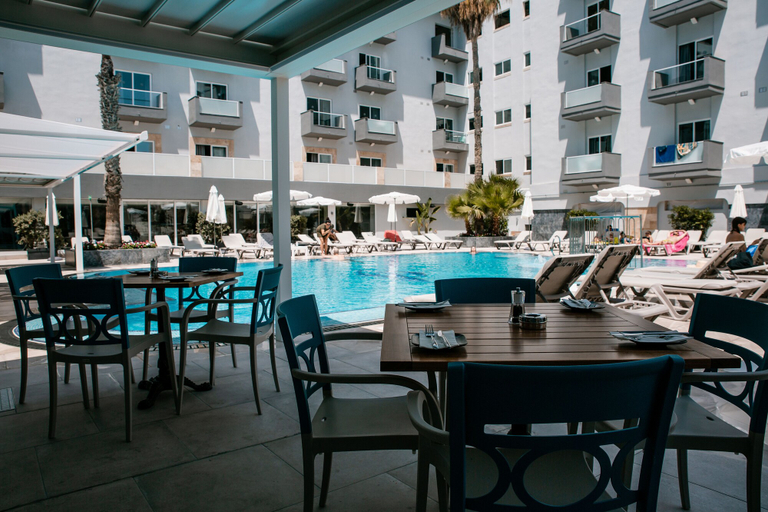 Food & Drinks 5, Pebbles Resort, Saint Paul's Bay