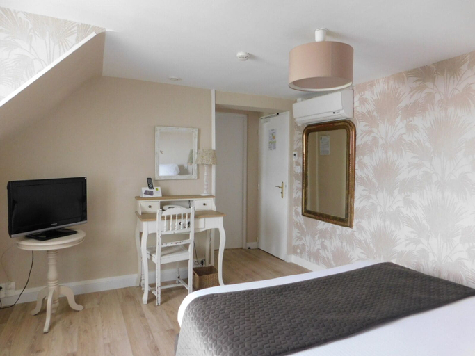 Bedroom 5, Villa Marjane, Loiret