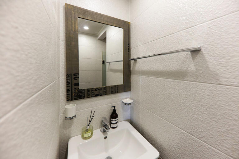 Bathroom 4, Daylight Lagomar Pension, Gijang