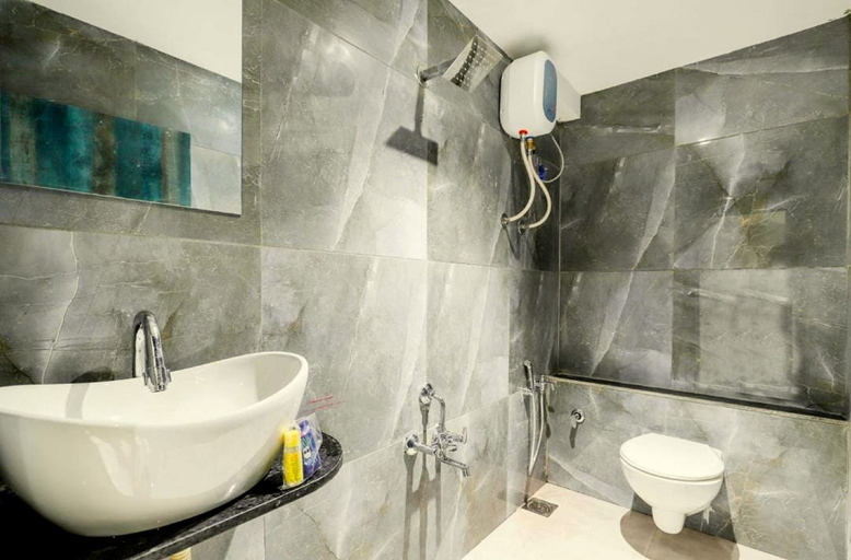 Bathroom, Hotel Pride Villa, Ahmadabad
