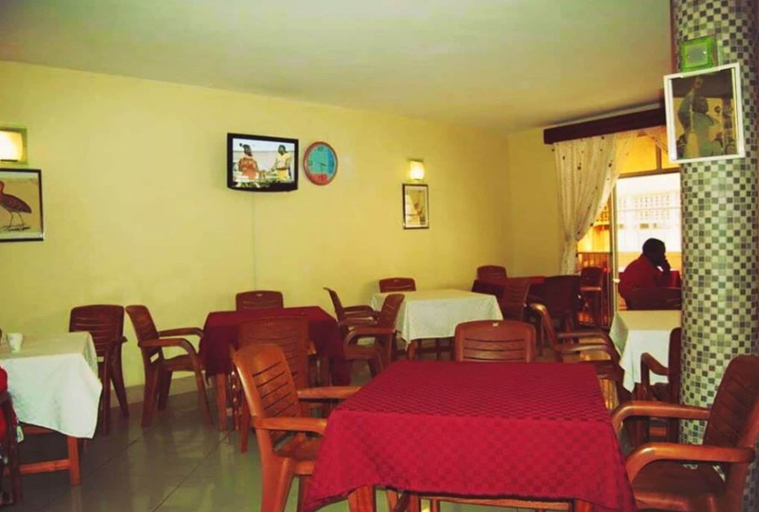 Food & Drinks, County Inn Hotel, Mathira