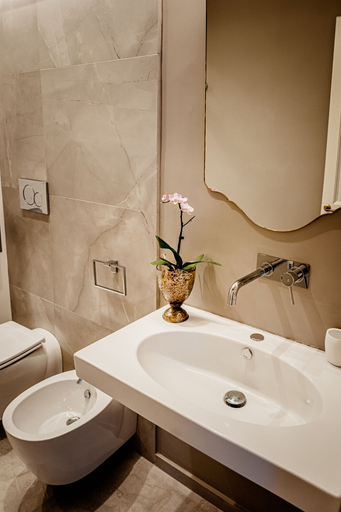 Bathroom 3, Palazzo Cerami, Catania