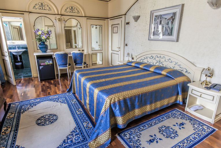 Bedroom 3, Colomba D'Oro Hotel, Verona