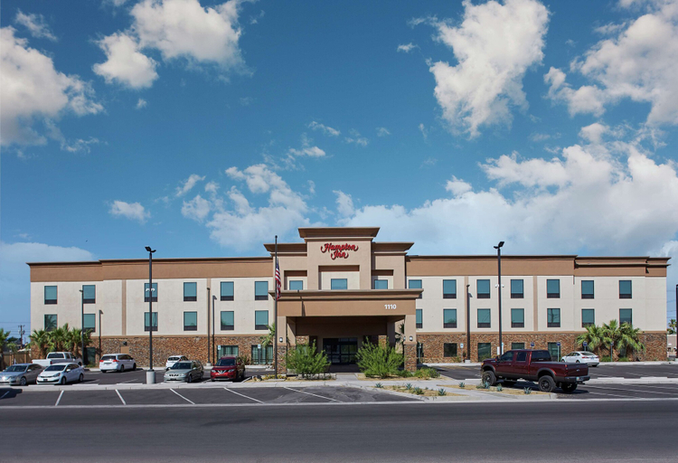 Exterior & Views 2, Hampton Inn Parker, La Paz