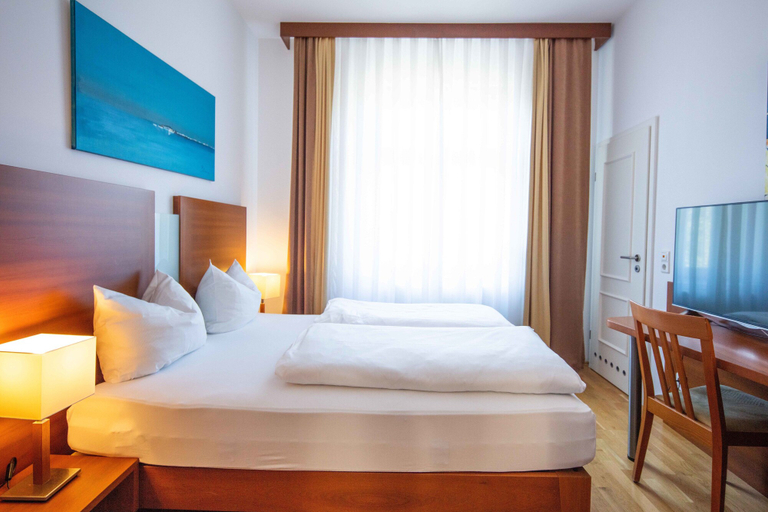 Bedroom 5, Hotel Graf Zeppelin, Konstanz