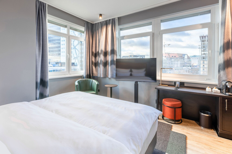 Bedroom 4, TITANIC Comfort Kurfürstendamm, Berlin
