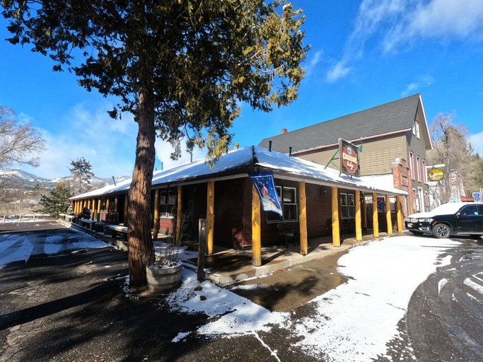 Exterior & Views 2, Creekside Lodge, Alpine