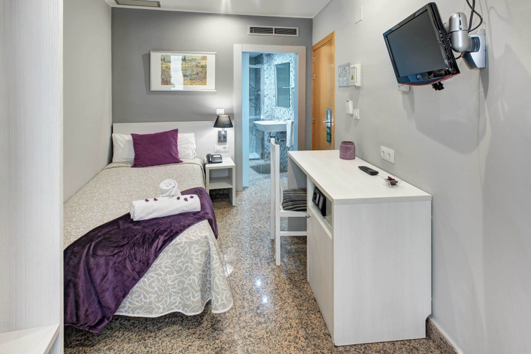 Bedroom 3, Hotel Nuevo Triunfo, Barcelona