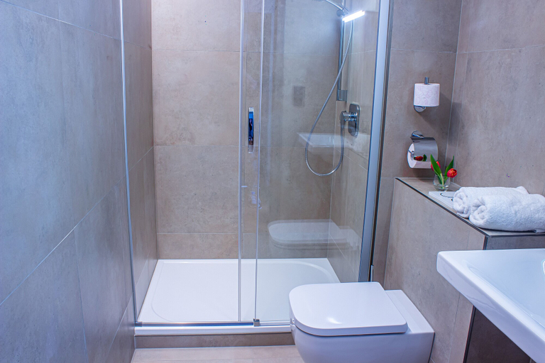 Bathroom 4, Hotel Diana, Karviná