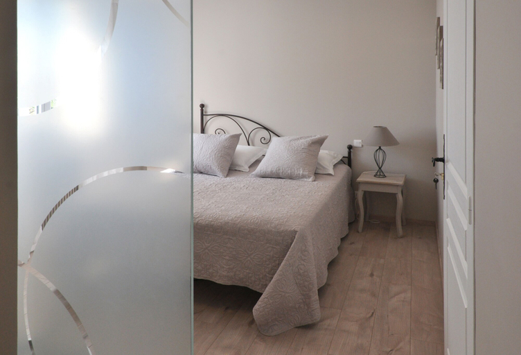 Bedroom 2, A l'orée des vignes, Hérault