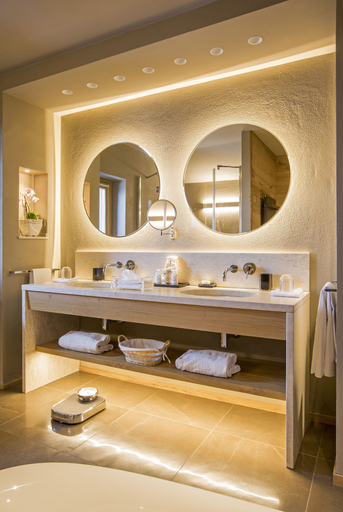 Bathroom 5, Hermitage Hotel, Aosta