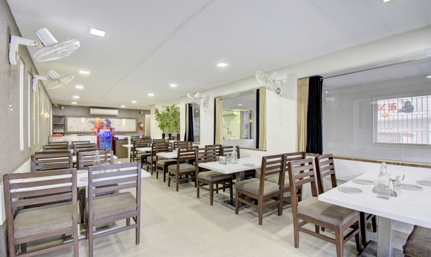 Food & Drinks 5, Treebo Lalaji's Executive, Aurangabad