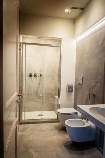 Bathroom 3, Palazzo Cerami, Catania