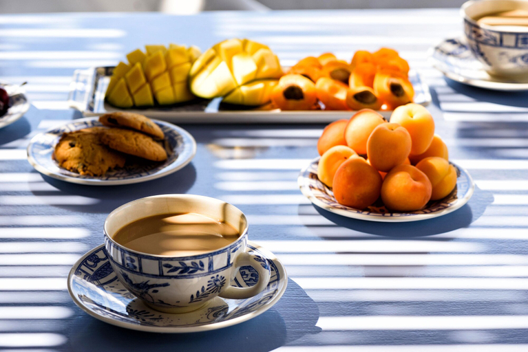 Food & Drinks 5, Traditional Villa 5 Mins on Foot From the Beach, South Aegean