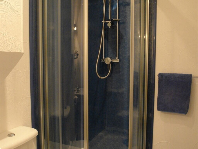 Bathroom 3, Midway House, York