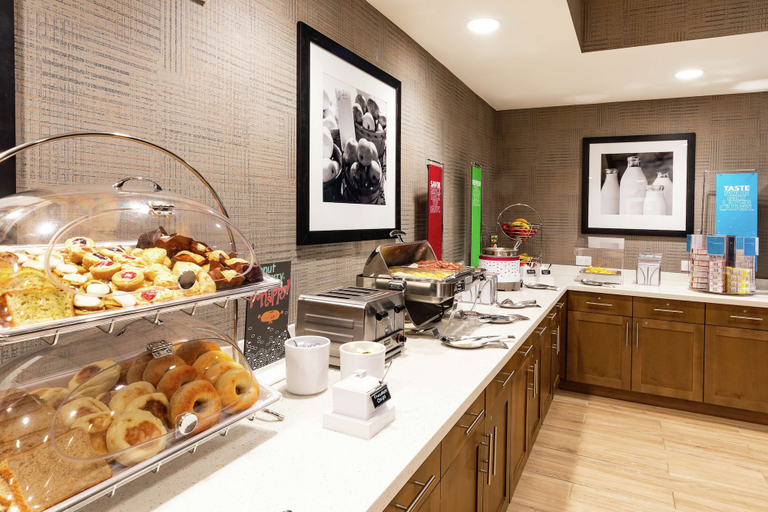 Food & Drinks 4, Hampton Inn & Suites Columbia Killian Road, Richland