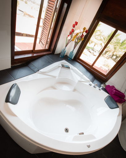 Bathroom 4, Villa Vedici, Kampot