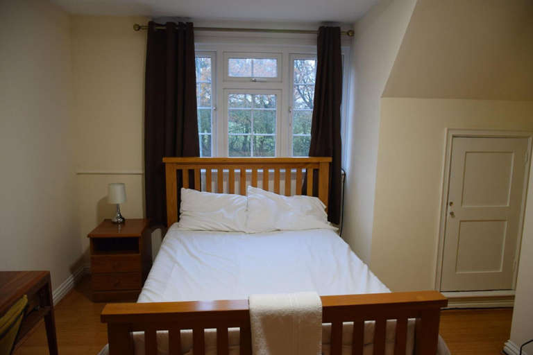 Bedroom 3, The Bell and Bottle, Windsor and Maidenhead