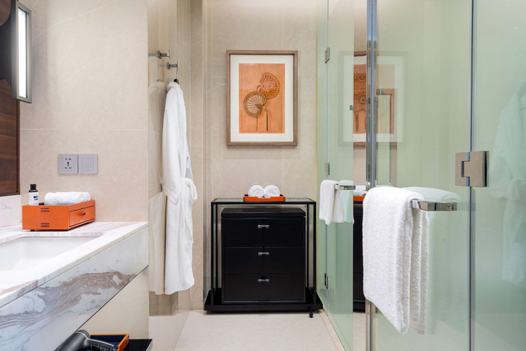 Bathroom 5, Hyatt Regency Phnom Penh, Phnom Penh