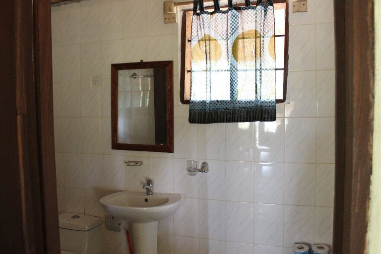 Bathroom, Zarafa Tented Camp, Rufiji