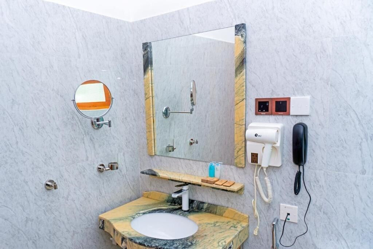 Bathroom 4, Santon Resort & Spa, Tangalle