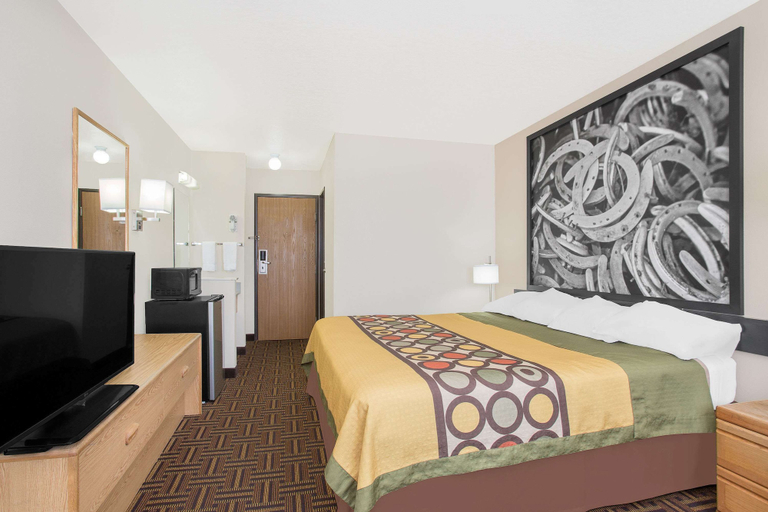Bedroom 2, Super 8 by Wyndham Bloomfield, San Juan