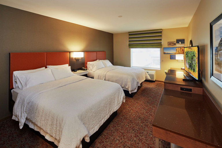 Bedroom 4, Hampton Inn Parker, La Paz