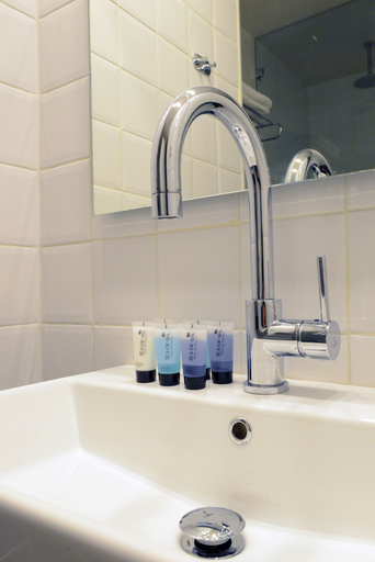 Bathroom 5, Hotel 75 by Prima Hotels