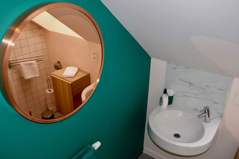 Bathroom 5, Le Presbytère, Liège