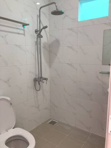 Bathroom, M2 Apartment Han River, Da Nang