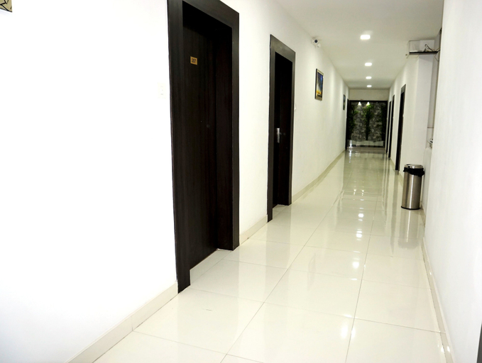 Others 5, Hotel Kochi Crown, Ernakulam