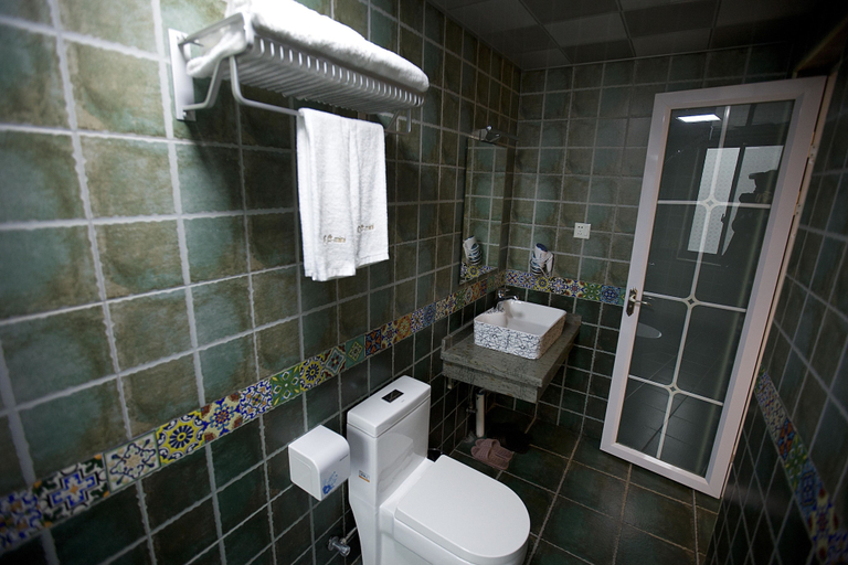 Bathroom 4, Zhangjiajie MINI Inn, Zhangjiajie