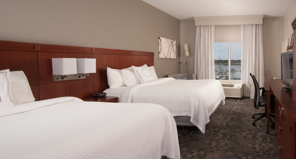 Bedroom 3, Courtyard Charleston Waterfront by Marriott, Charleston