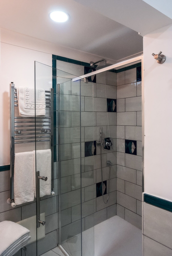 Bathroom 4, Hotel Montemare, Salerno