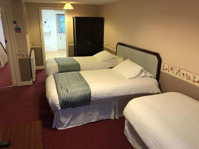 Bedroom 2, The Crown Hotel, Gwynedd