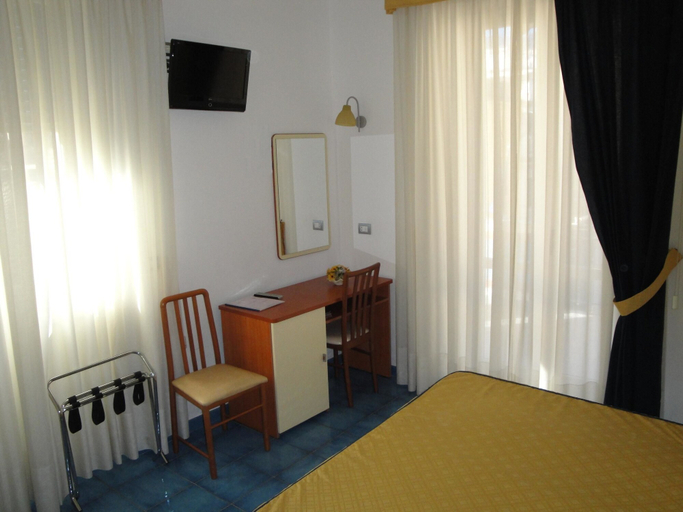 Bedroom 4, Meublè Casa Mannini, Salerno