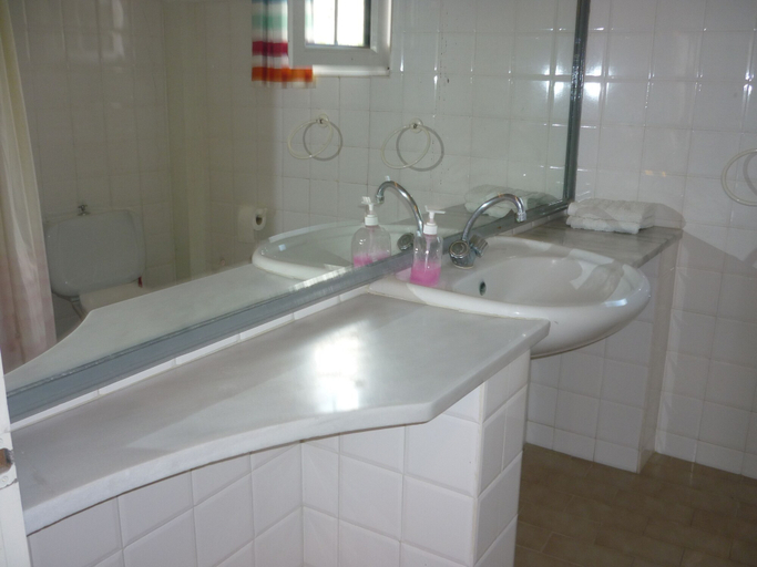 Bathroom 5, Elite Apartments, South Aegean