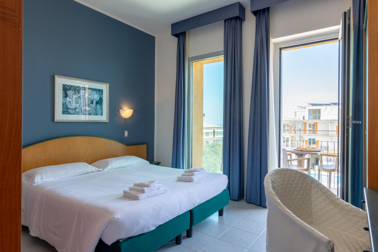 Bedroom 4, Hotel Sole, Pescara