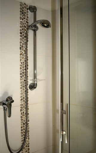Bathroom 3, Hotel Colombo, Corse-du-Sud