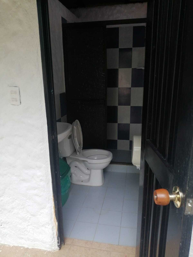 Bathroom 3, Mystic Natural, Yotoco