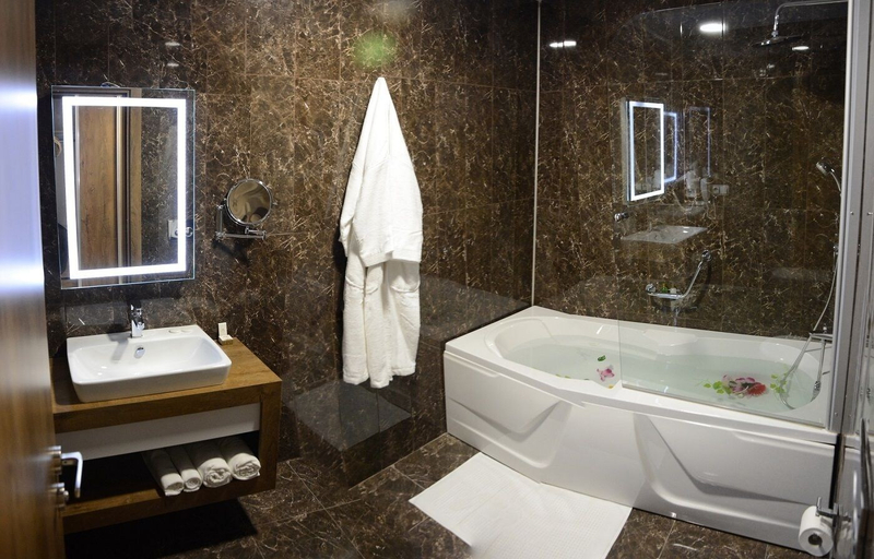 Bathroom 4, White Star Hotel, Merkez