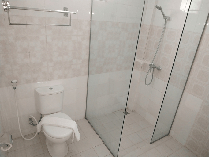 Bathroom 5, Ilaya Hotel & Resort, Ogan Ilir