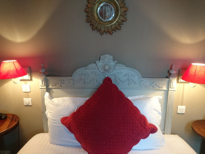 Bedroom 5, Villa Marjane, Loiret