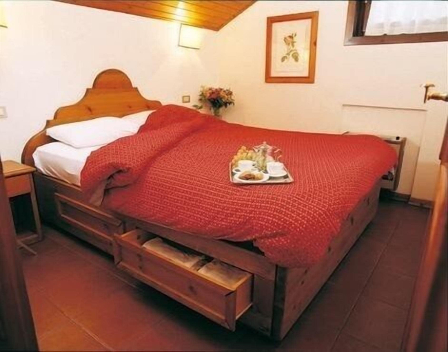 Bedroom 2, Resort Borgo al Sole and Spa, Belluno