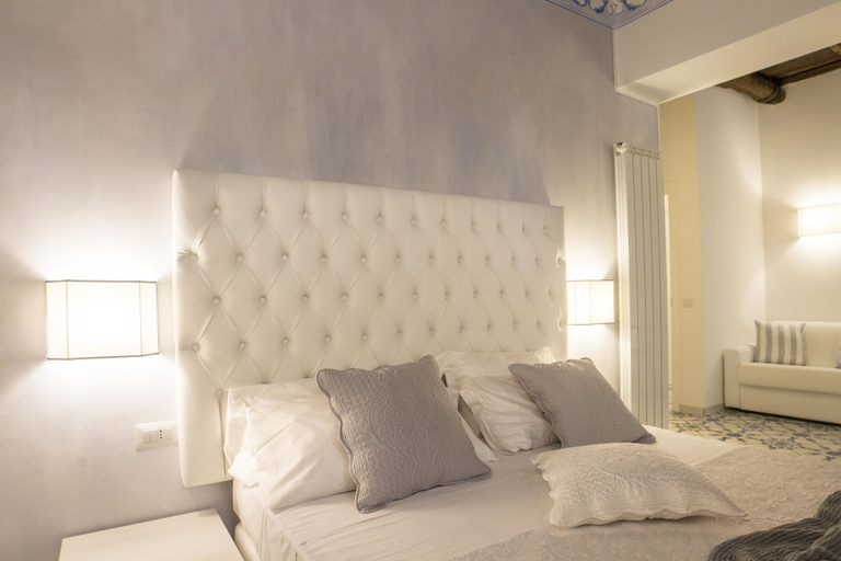 Bedroom 5, Morelli Suite, Napoli